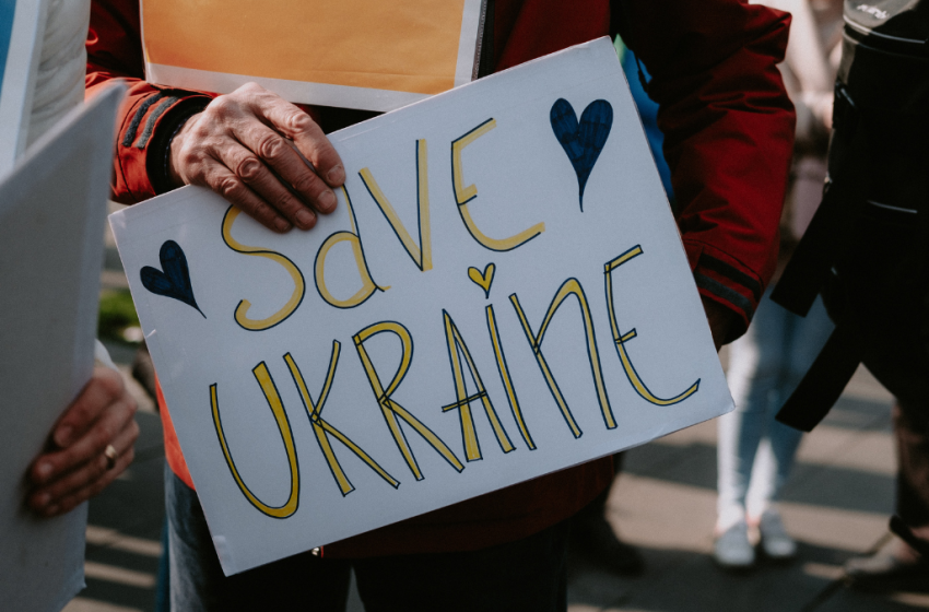  Ucrânia diz que mais de 600 civis morreram durante ocupação russa em Kharkiv