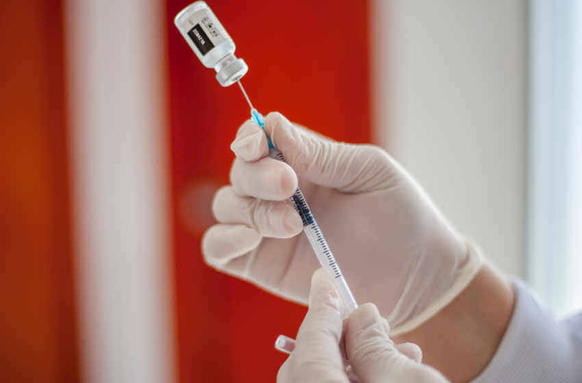  Pfizer pede à Anvisa autorização para uso emergencial de vacina contra a Ômicron