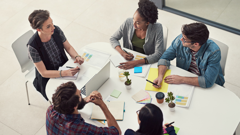 Bruno Garcia Redondo apresenta estratégias eficazes para alinhar talentos e metas coletivas rumo à alta performance em equipe.