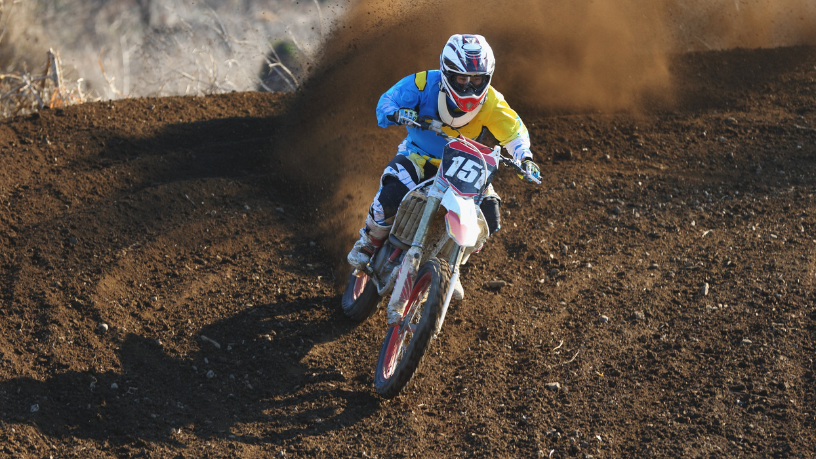 Teciomar Ábila destaca a importância da segurança como fator essencial para o sucesso e a integridade nas trilhas e competições extremas.