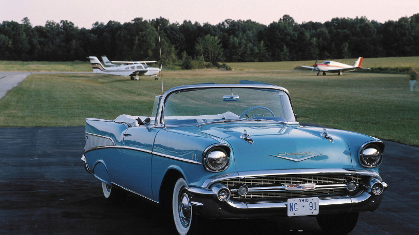 Carros antigos continuam despertando paixão por história, design e emoção ao dirigir, observa Marcio Andre Savi.