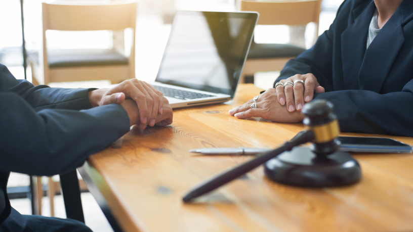 A advocacia estratégica como ferramenta de prevenção de litígios com Hebron Costa Cruz de Oliveira.
